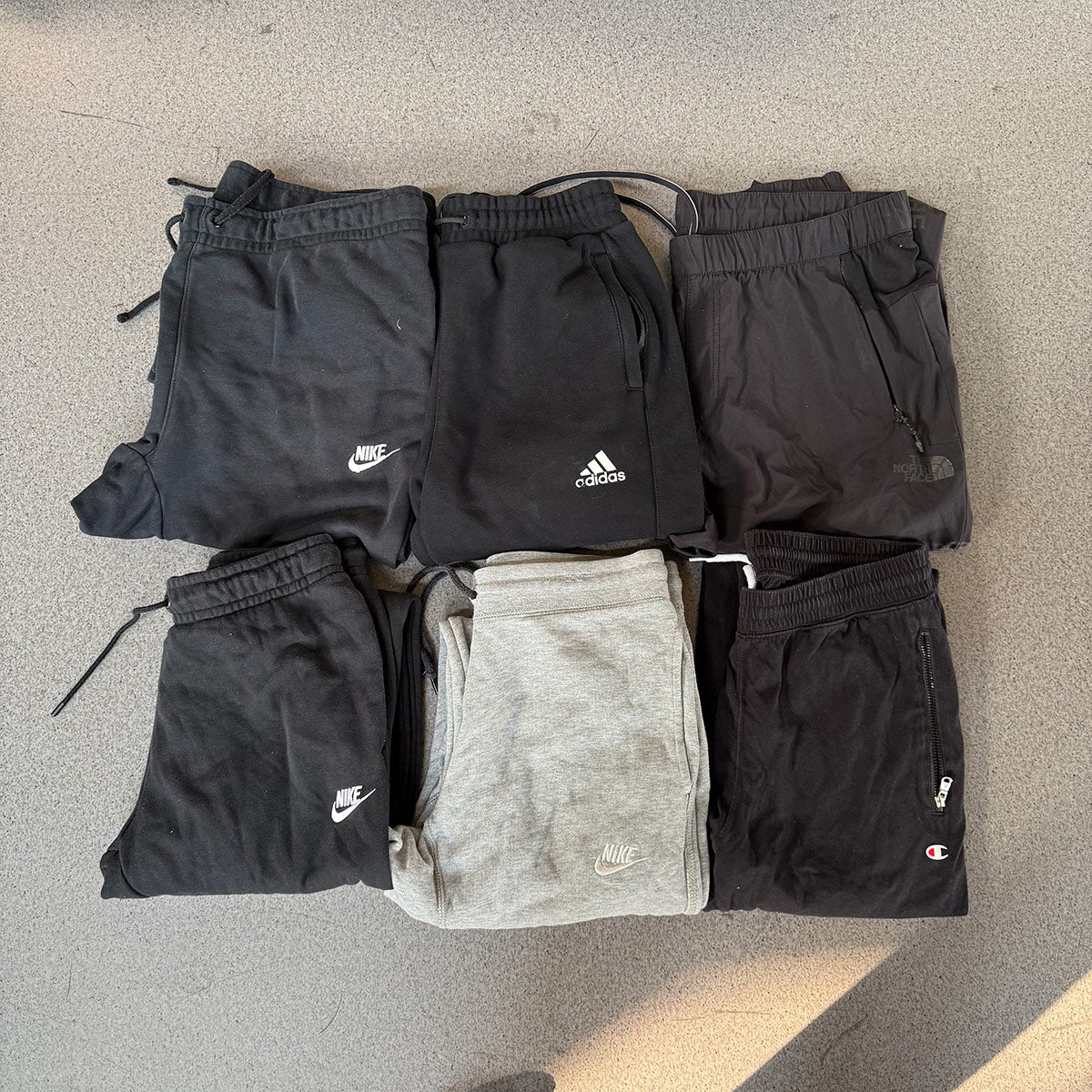 25 pantalones largos vintage de segunda mano para hombre